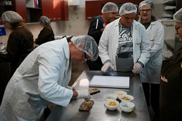 Najslađe splitske čokolade: korisnici Centra „Juraj Bonaći“ godinama u „Nadalini“ sudjeluju u izradi čokolade