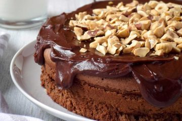 Mud cake od tamne čokolade i lješnjaka (bez brašna)