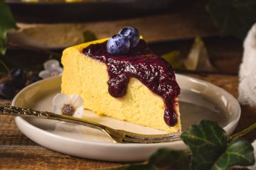 Topi se u ustima: cheesecake s borovnicama i limunom odličan je izbor za proljetne dane