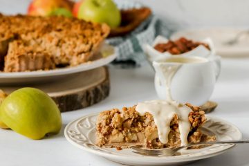 Ništa bez jabuka: donosimo recept za crumble pitu od jabuka s umakom od vanilije