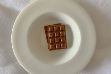 Na policama dućana: otopljena čokolada izazvala reakcije na društvenim mrežama Na policama dućana: otopljena čokolada izazvala reakcije na društvenim mrežama